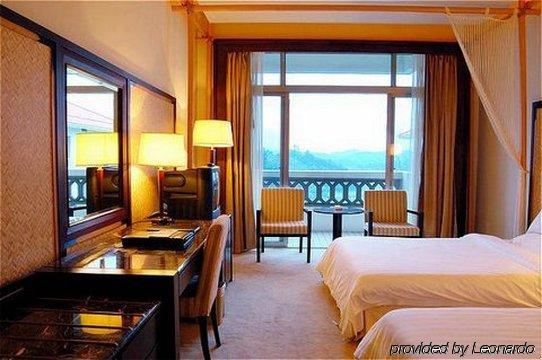 Merryland Resort Guilin Room photo